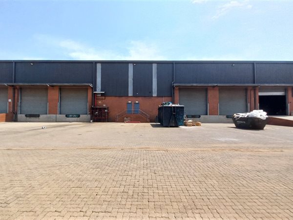 4 892  m² Industrial space