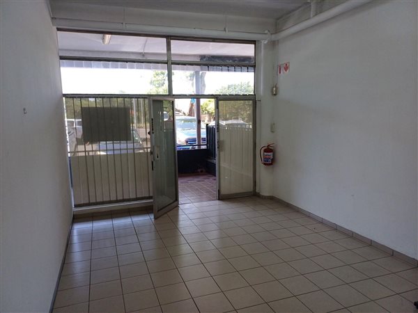 61  m² Retail Space in Glenwood
