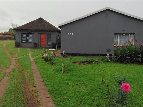 4 Bedroom House 4 Bedroom House
