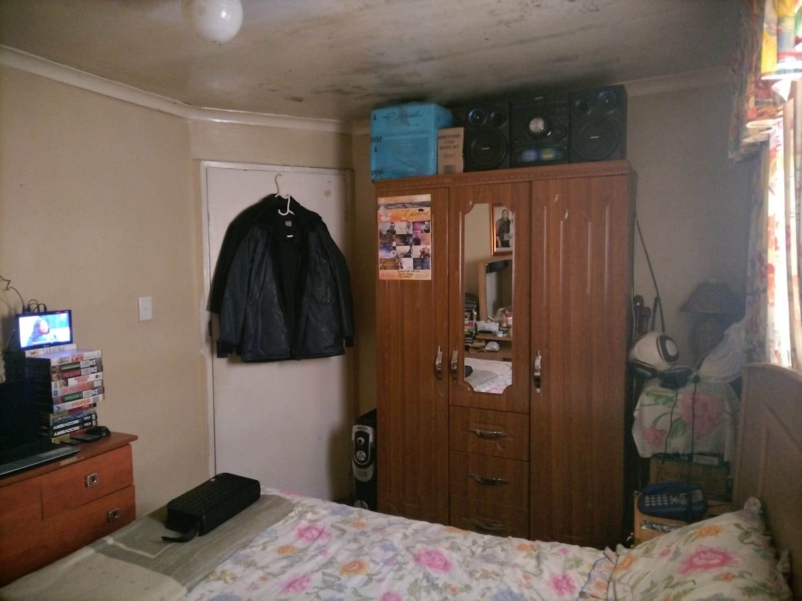 2 Bed House in Khayelitsha photo number 12