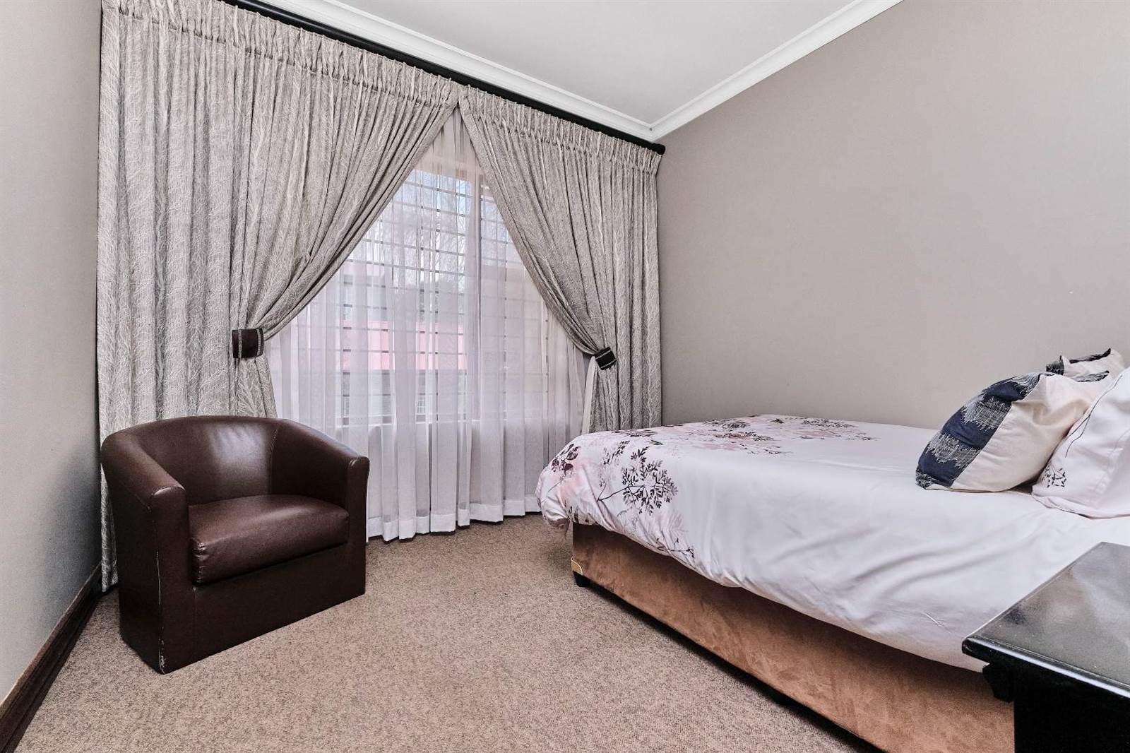 3 Bed Cluster in Randpark Ridge photo number 17