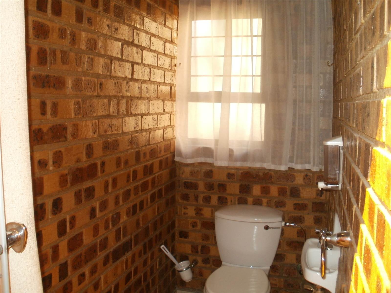 4 Bed House in Bronkhorstspruit photo number 18