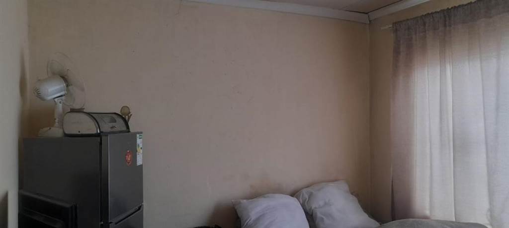 3 Bed House in Embalenhle photo number 9