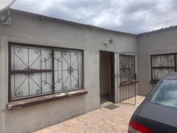 3 Bed House in Embalenhle