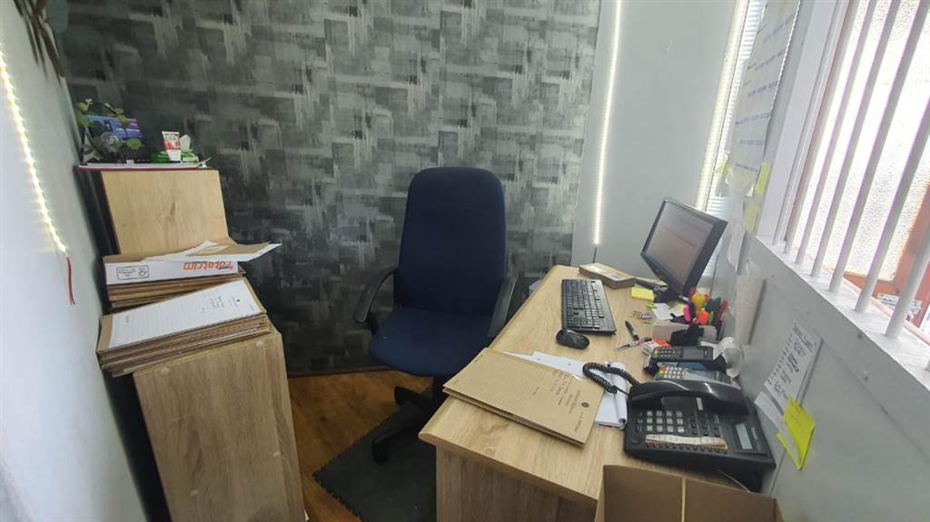 184  m² Office Space in Westdene photo number 8