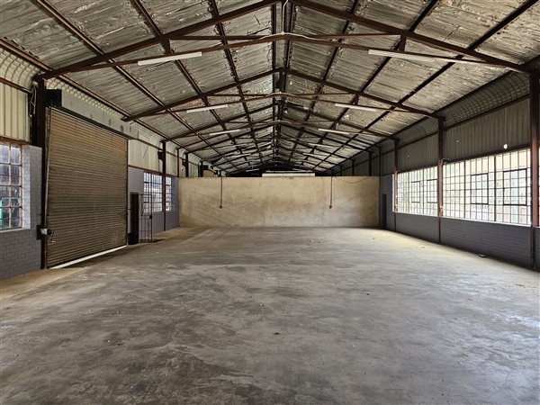 900  m² Industrial space