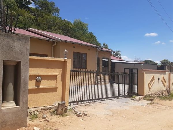5 Bedroom House 5 Bedroom House