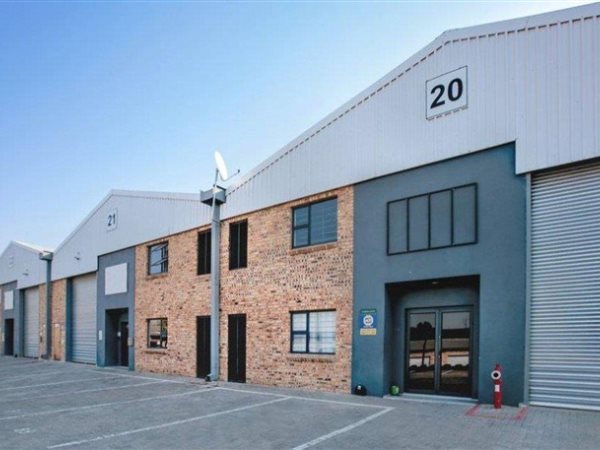 411  m² Industrial space