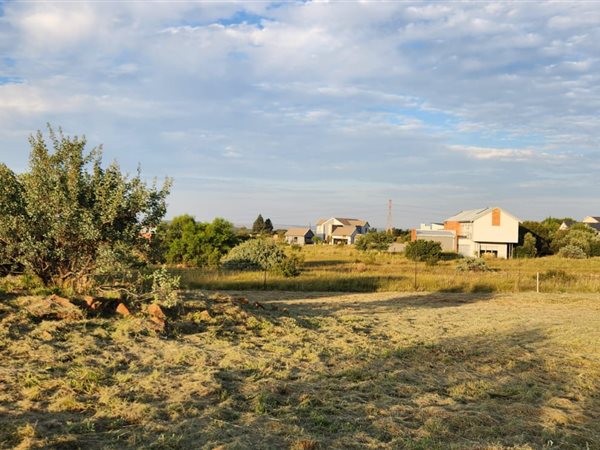 1 059 m² Land