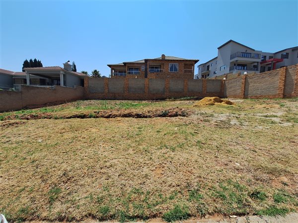 440 m² Land