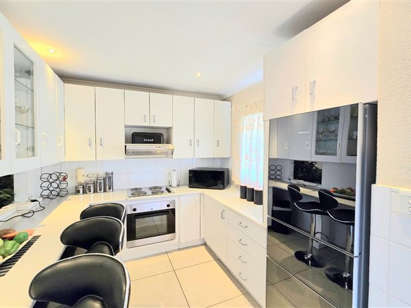 2 Bedroom Simplex 2 Bedroom Simplex