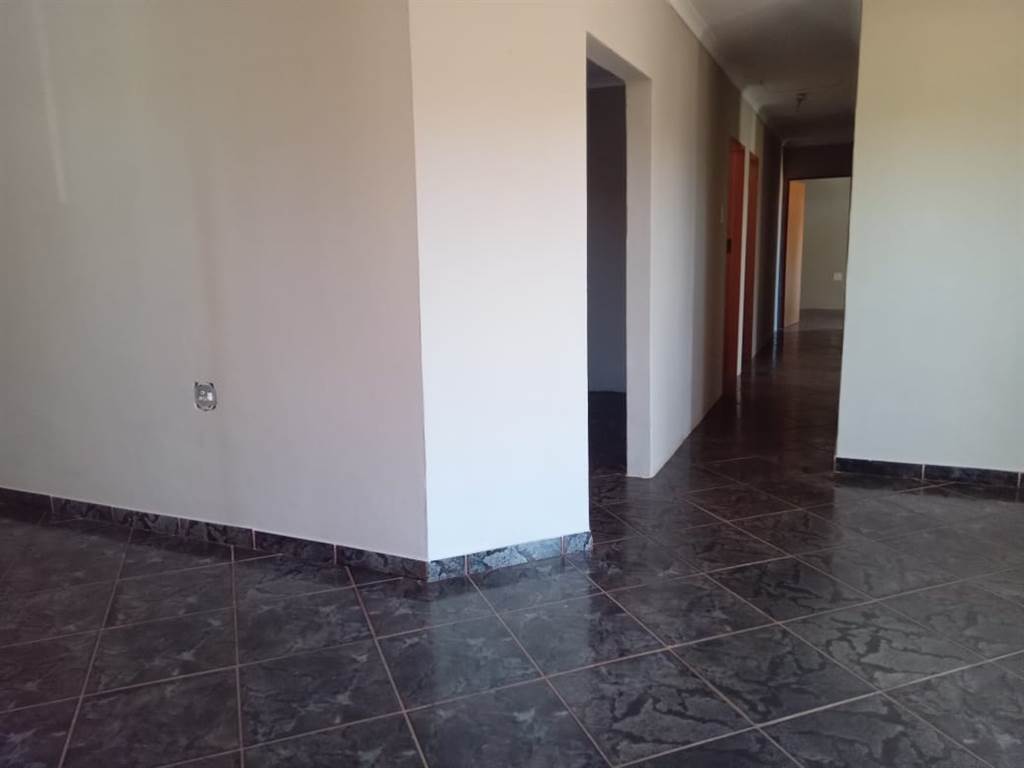 3 Bed House in Soshanguve photo number 10