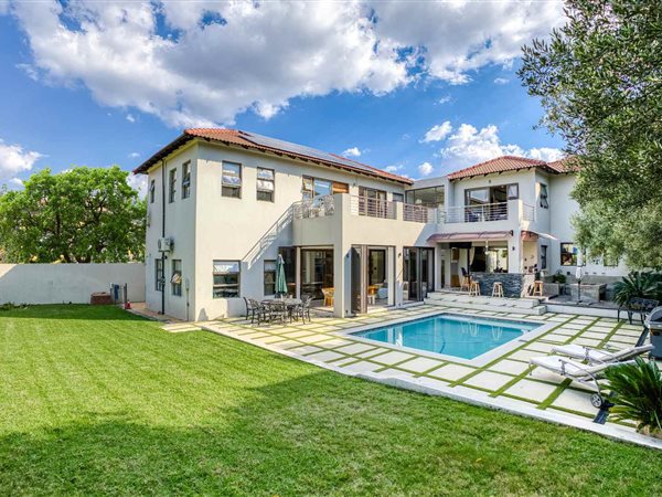 5 Bedroom House 5 Bedroom House
