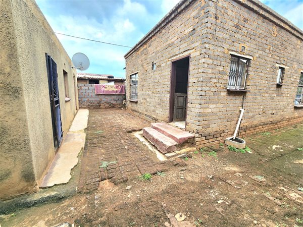 2 Bedroom House 2 Bedroom House