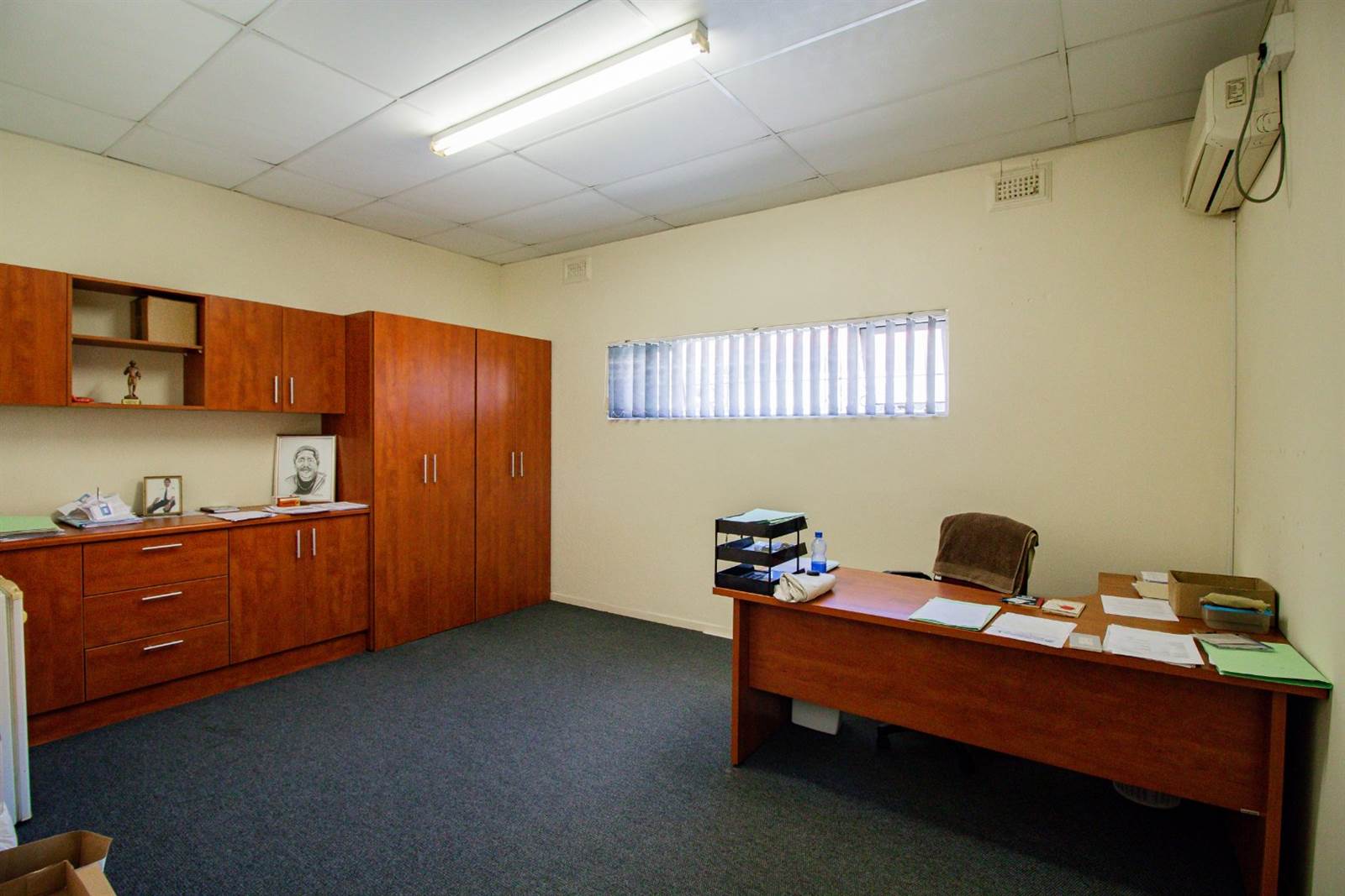 300  m² Commercial space in Southernwood photo number 13