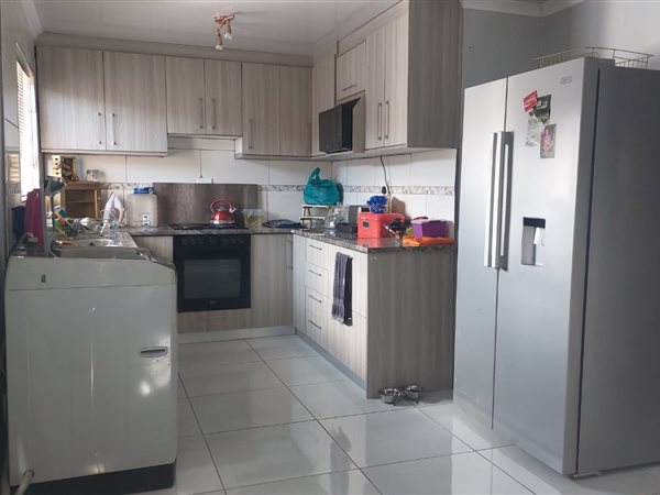 2 Bedroom Flat 2 Bedroom Flat