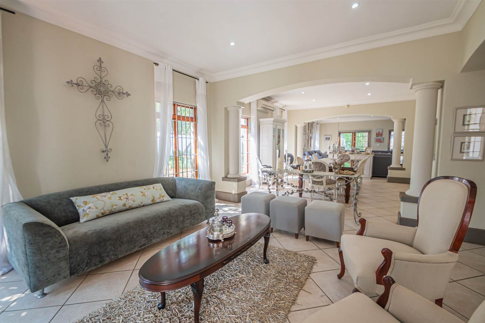6 Bed House in Waterkloof photo number 5