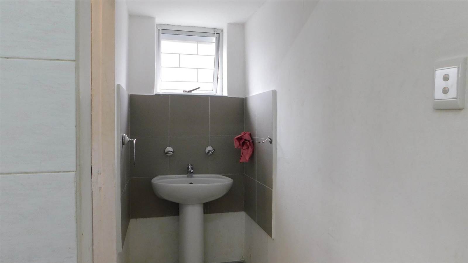 2 Bed House in Sydenham photo number 26