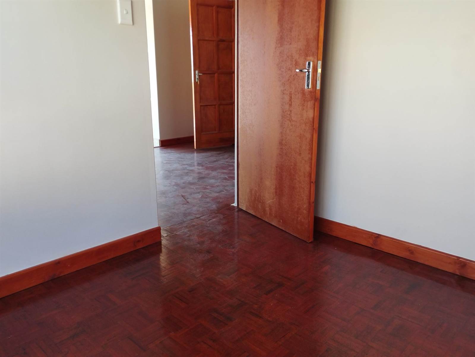 3 Bed Apartment in Parow photo number 4