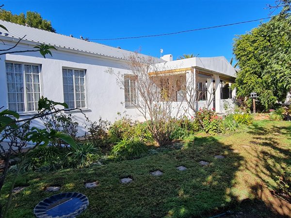 4 Bedroom House 4 Bedroom House