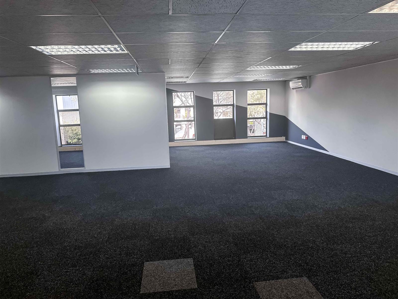 292  m² Commercial space in Hurlingham photo number 4