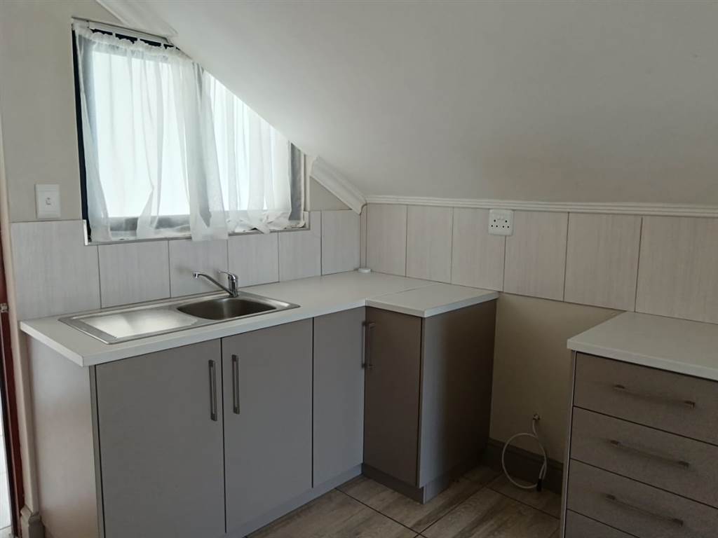 1 Bed Apartment in Hoekwil photo number 5