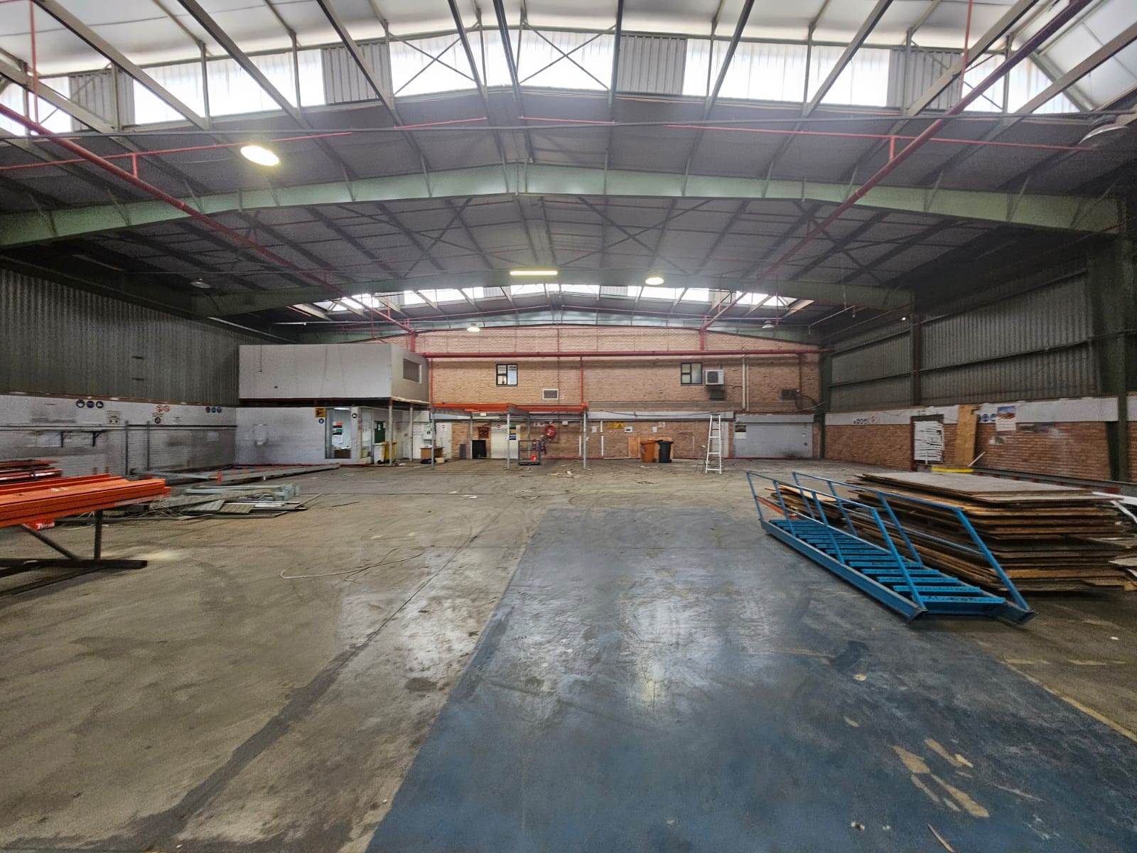 2102  m² Industrial space in City Deep photo number 3