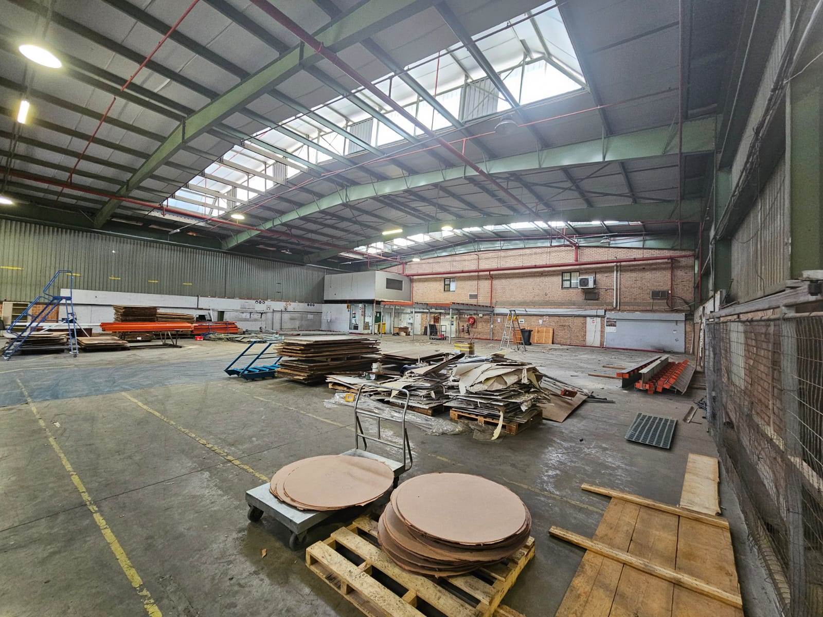 2102  m² Industrial space in City Deep photo number 4