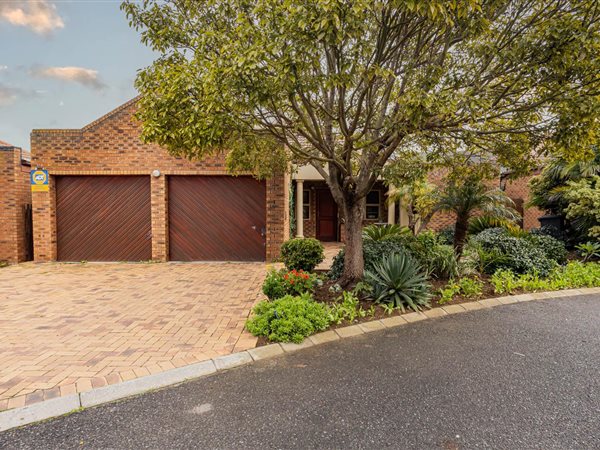 3 Bedroom Townhouse 3 Bedroom Townhouse