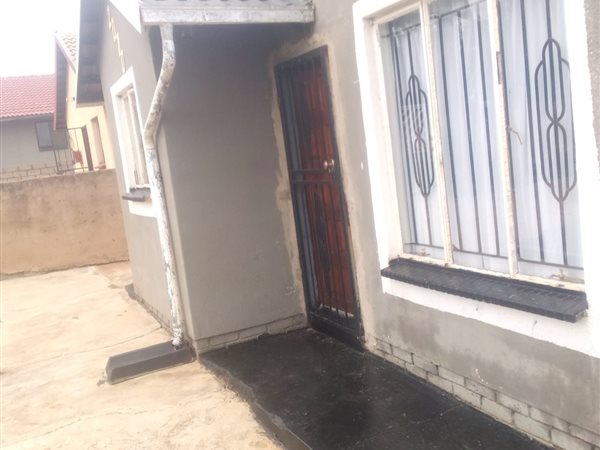 2 Bedroom House 2 Bedroom House