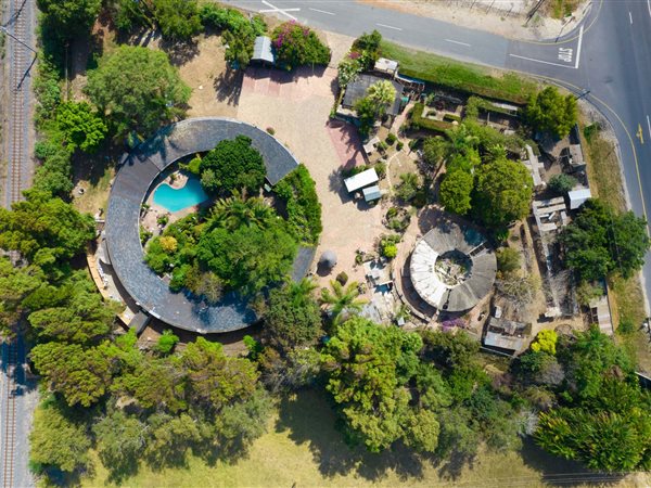 6 Bedroom House