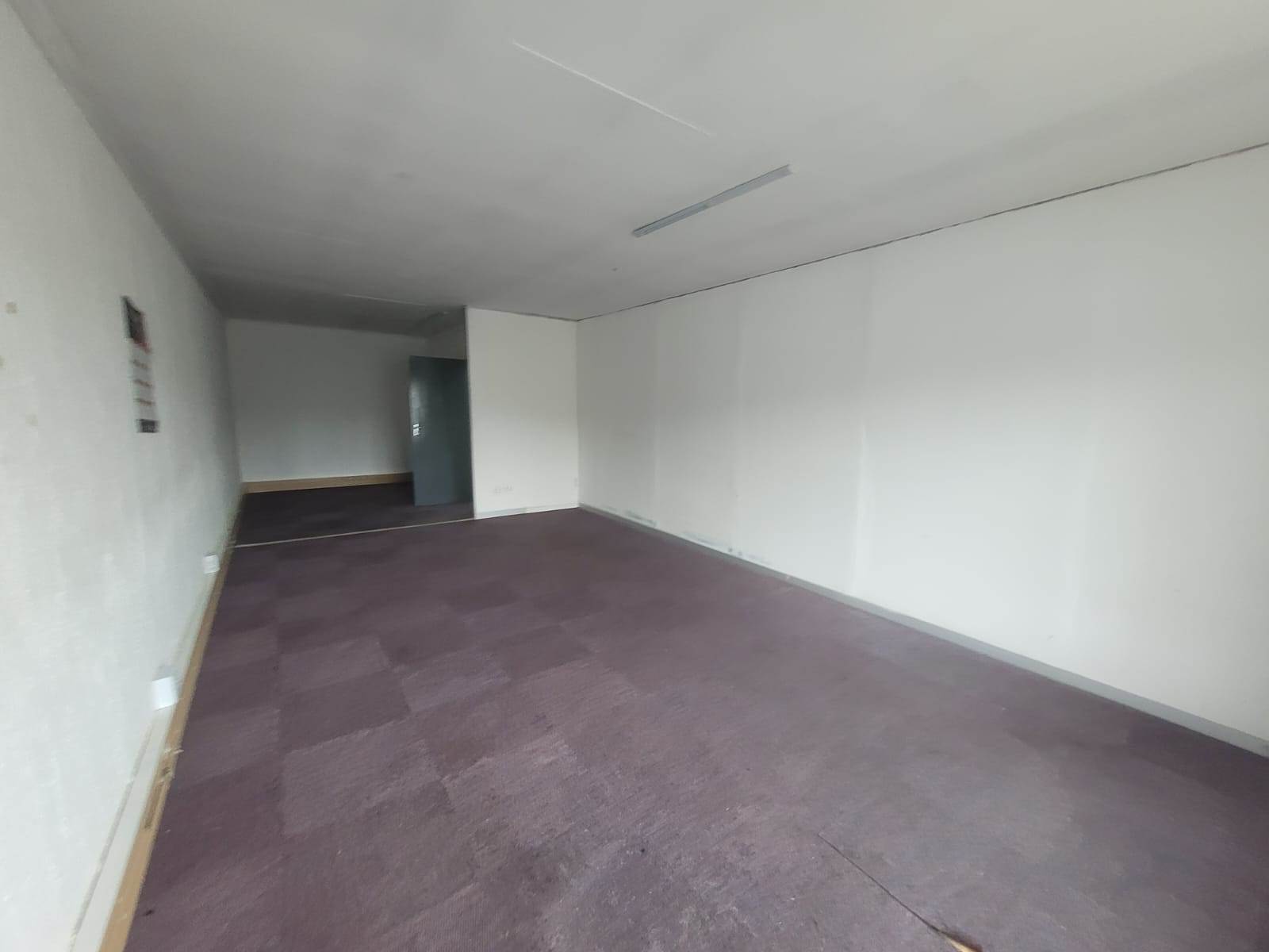28  m² Commercial space in Glen Marais photo number 10