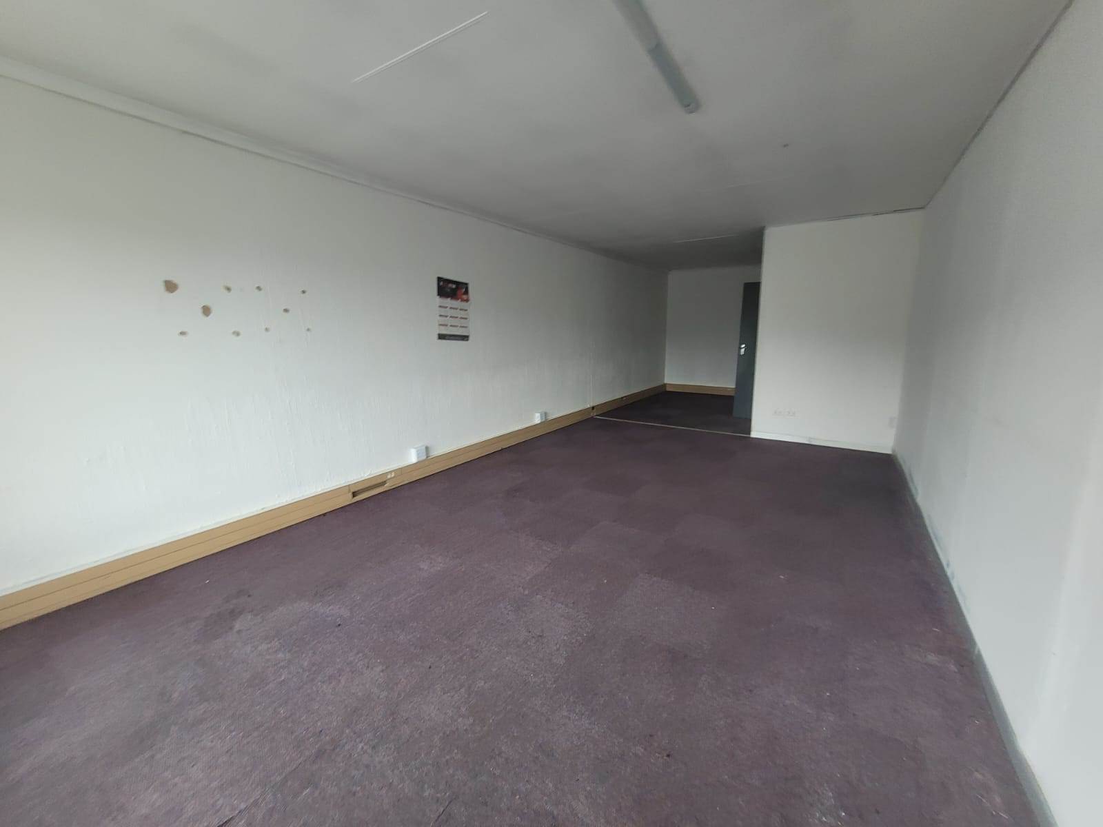 28  m² Commercial space in Glen Marais photo number 5