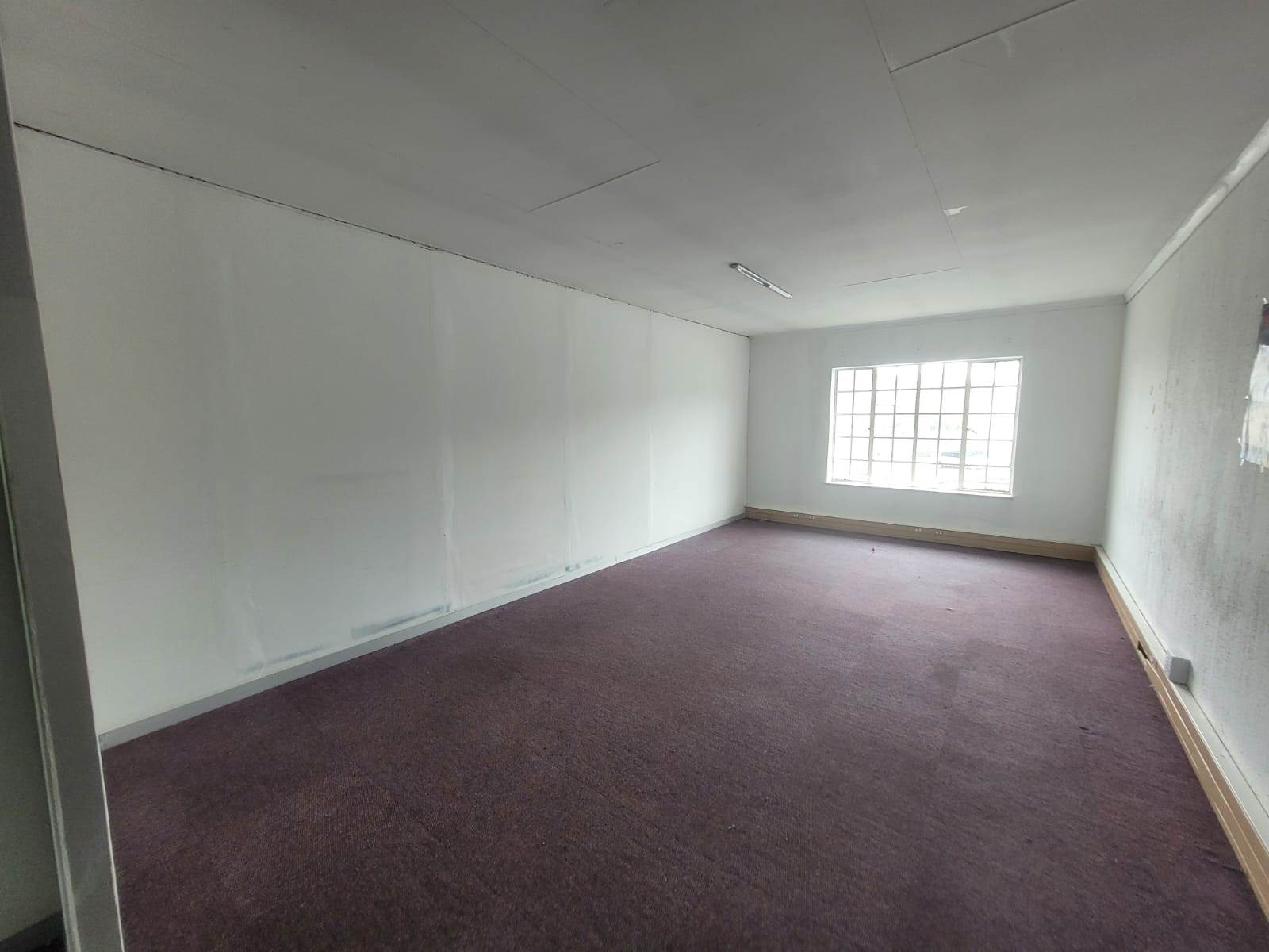 28  m² Commercial space in Glen Marais photo number 12