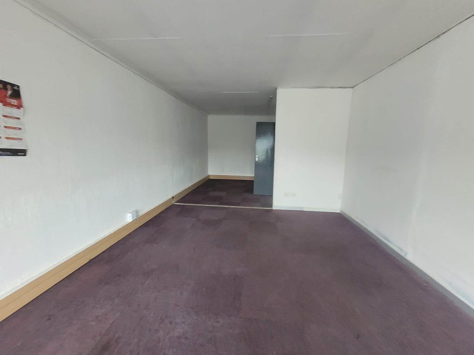 28  m² Commercial space in Glen Marais photo number 7
