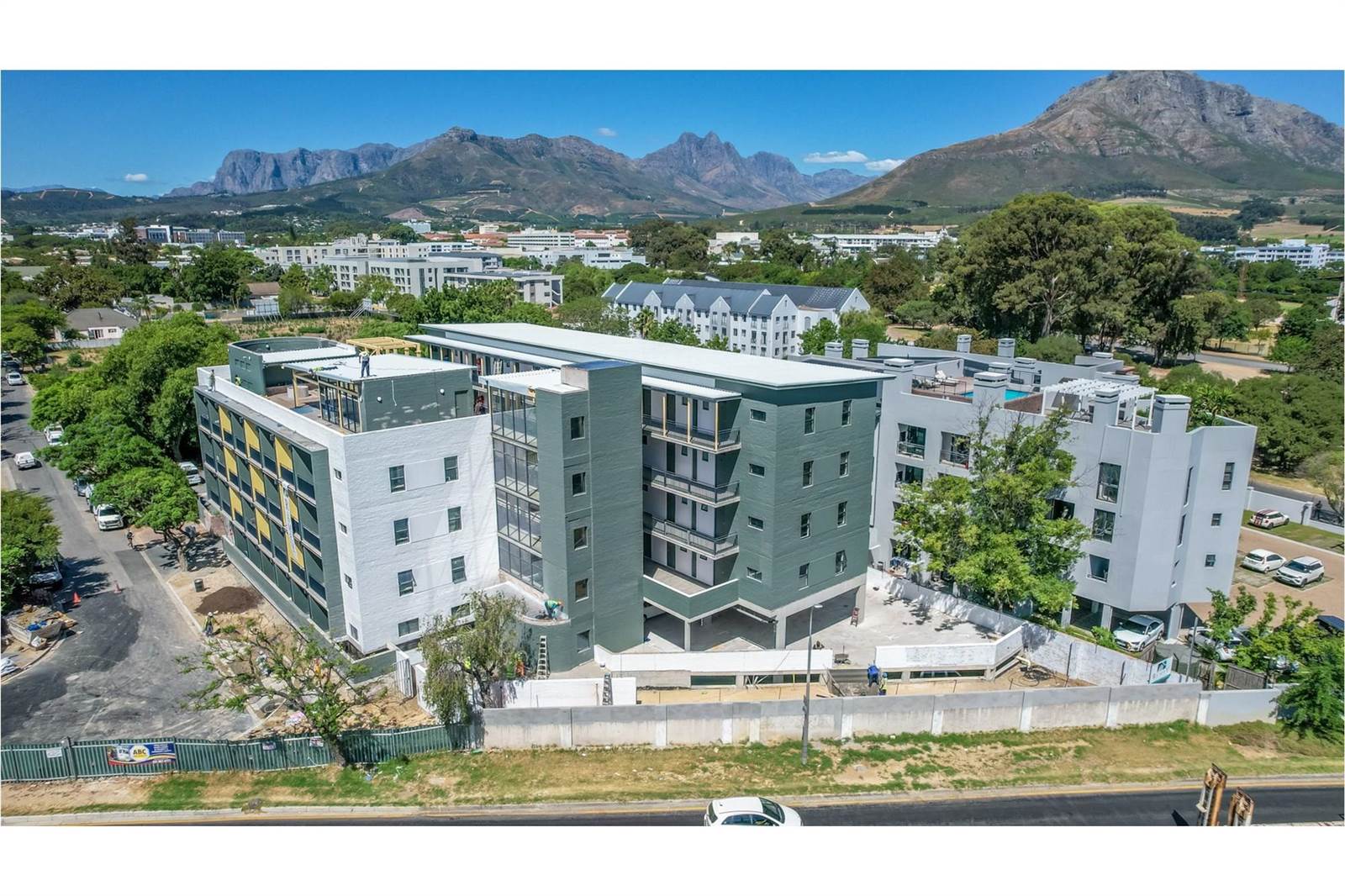 1 Bed Apartment in Stellenbosch Central photo number 12