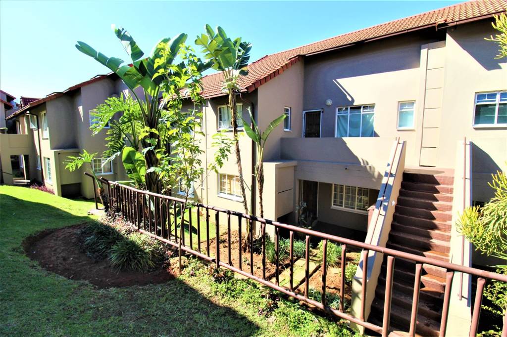 3 Bed Townhouse in Newlands photo number 3