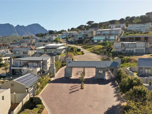 3 Bed House in Somerset West Central