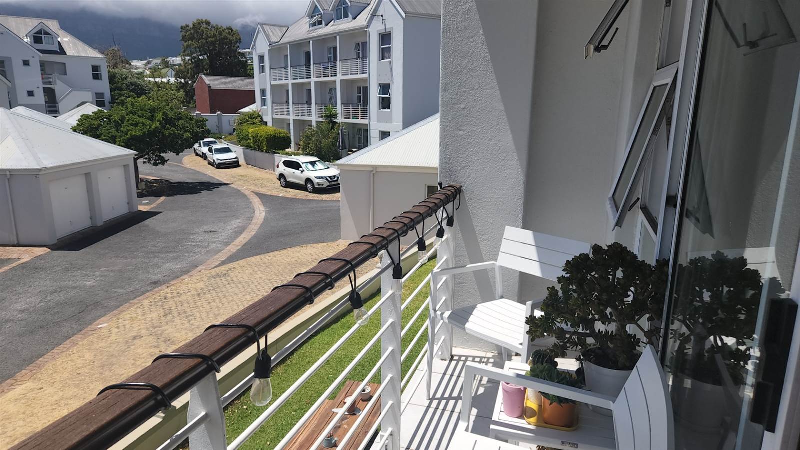 1 Bed Apartment in Hout Bay and surrounds photo number 9
