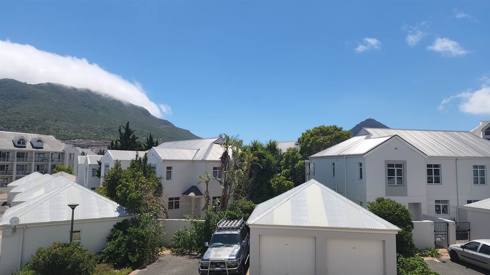1 Bed Apartment in Hout Bay and surrounds photo number 11