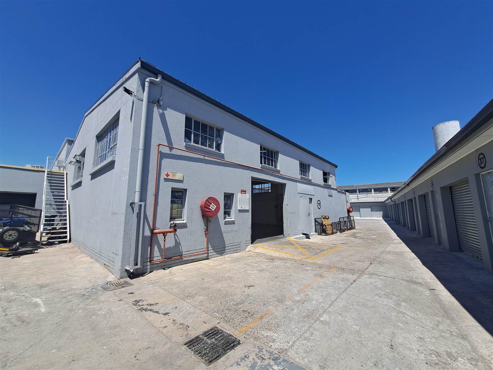 257  m² Industrial space in Maitland photo number 1