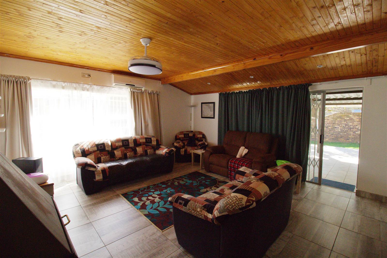 3 Bed House in Piet Retief photo number 3