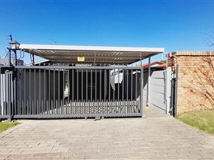 3 Bed House in Crown Gardens
