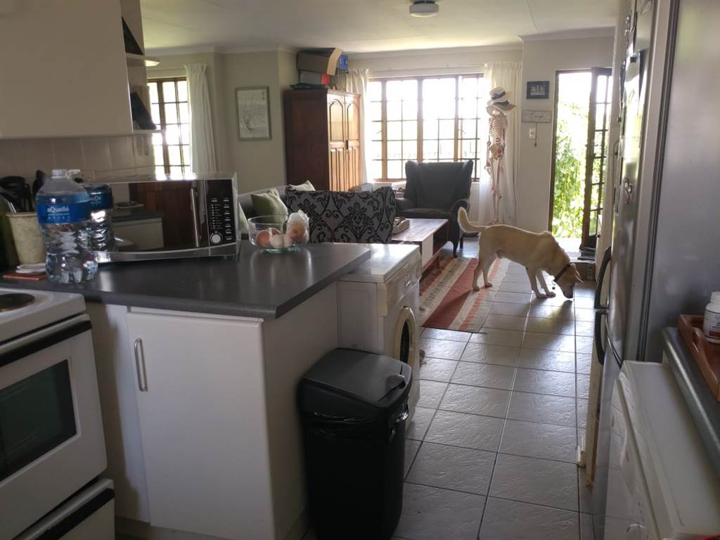 2 Bed Simplex in Lonehill photo number 9