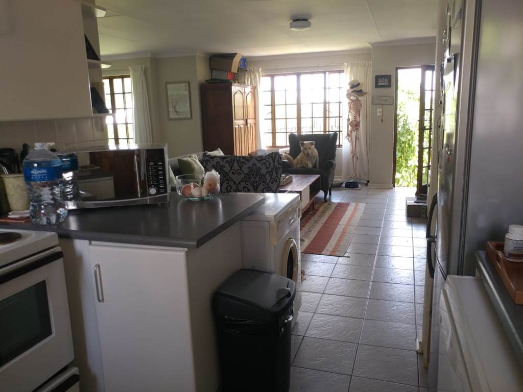 2 Bed Simplex in Lonehill photo number 6