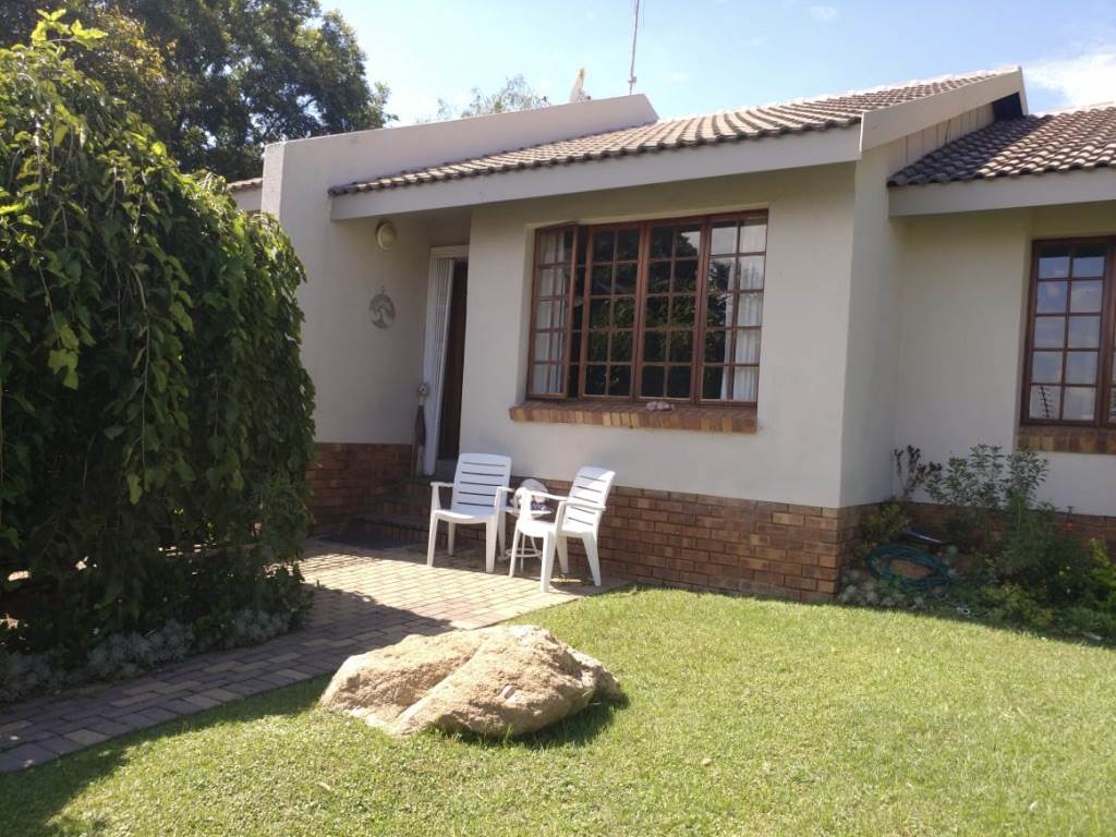 2 Bed Simplex in Lonehill photo number 23