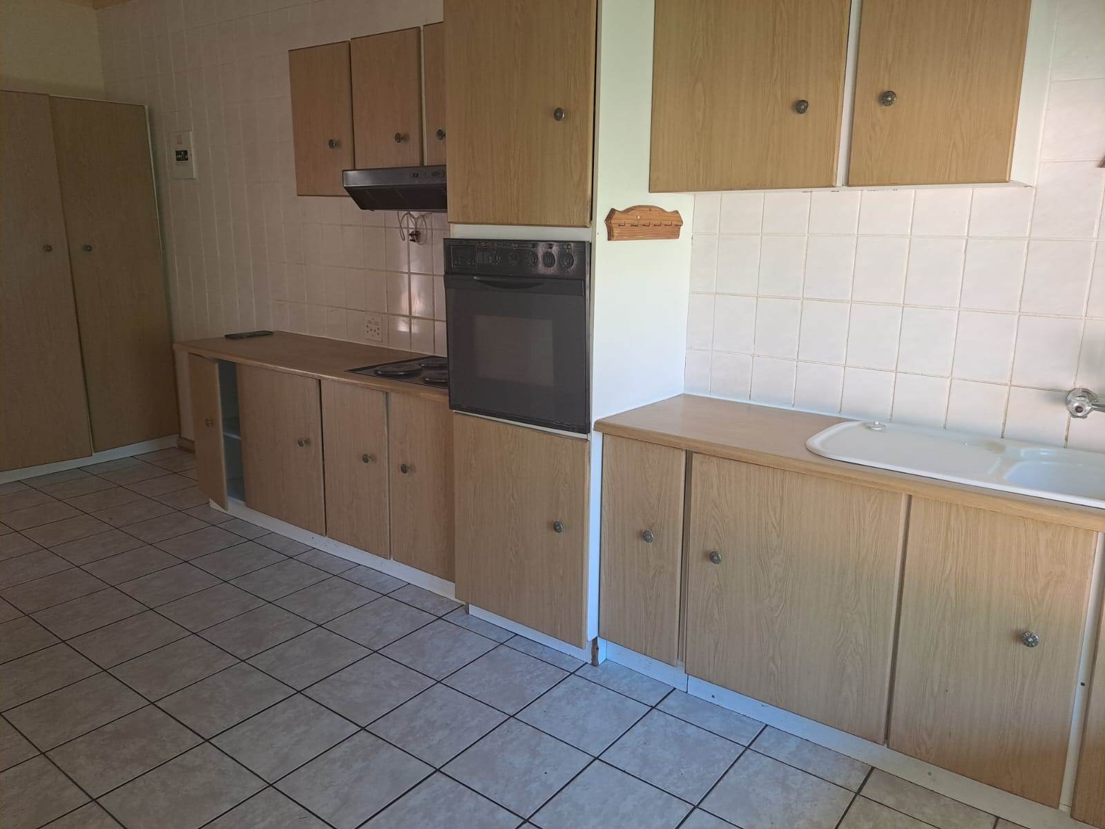 2 Bed Townhouse in Carletonville photo number 20