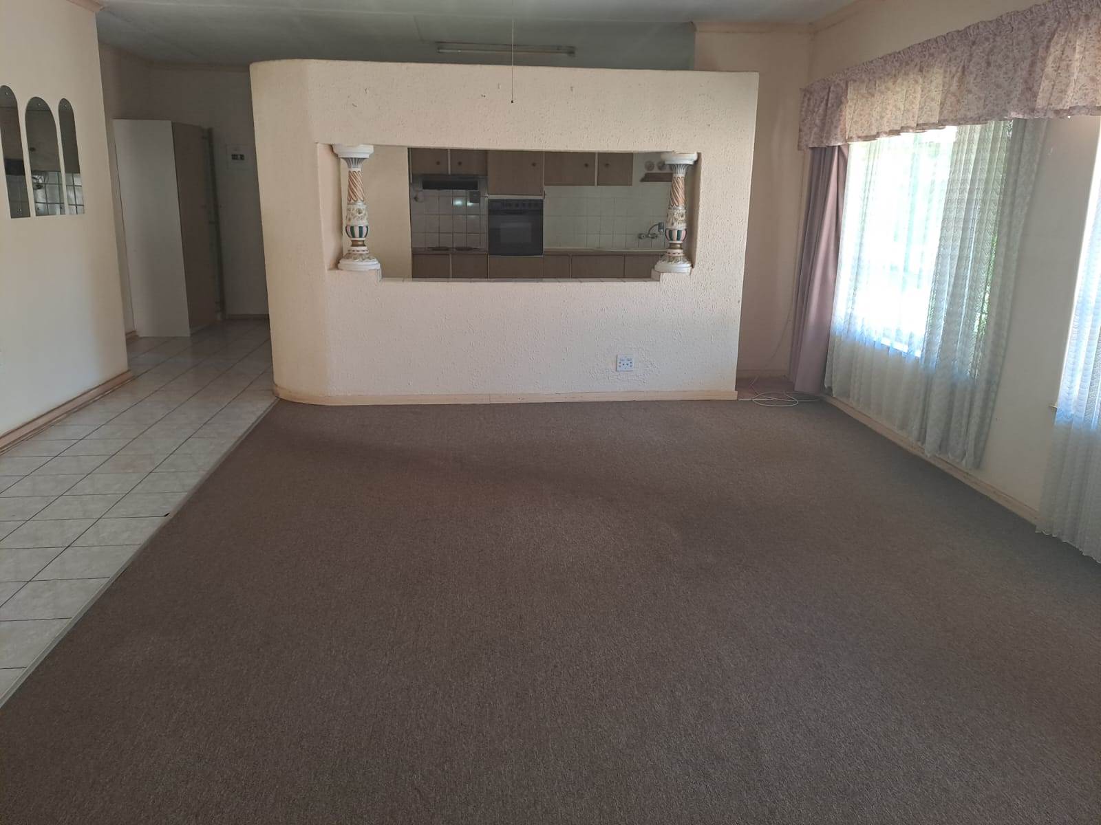 2 Bed Townhouse in Carletonville photo number 8