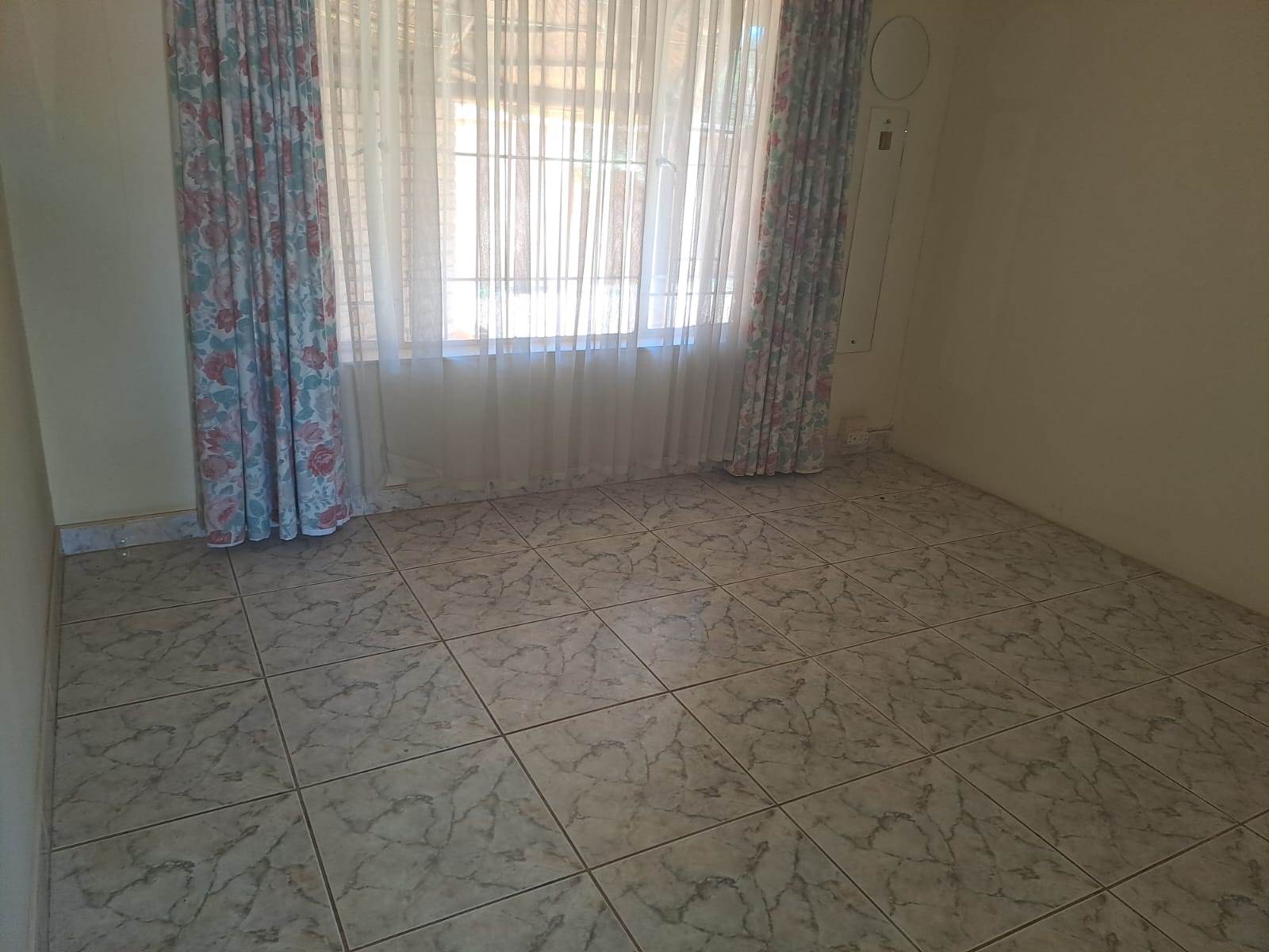 2 Bed Townhouse in Carletonville photo number 22