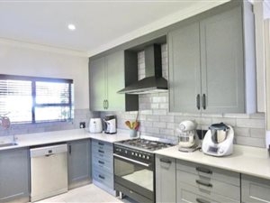 4 Bed House in Libradene
